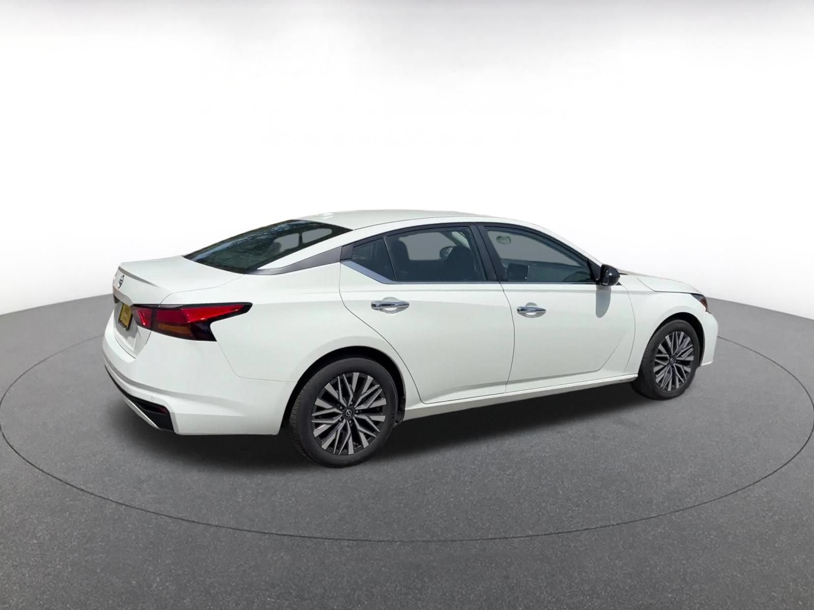 Thumbnail: 2025 Nissan Altima - 14