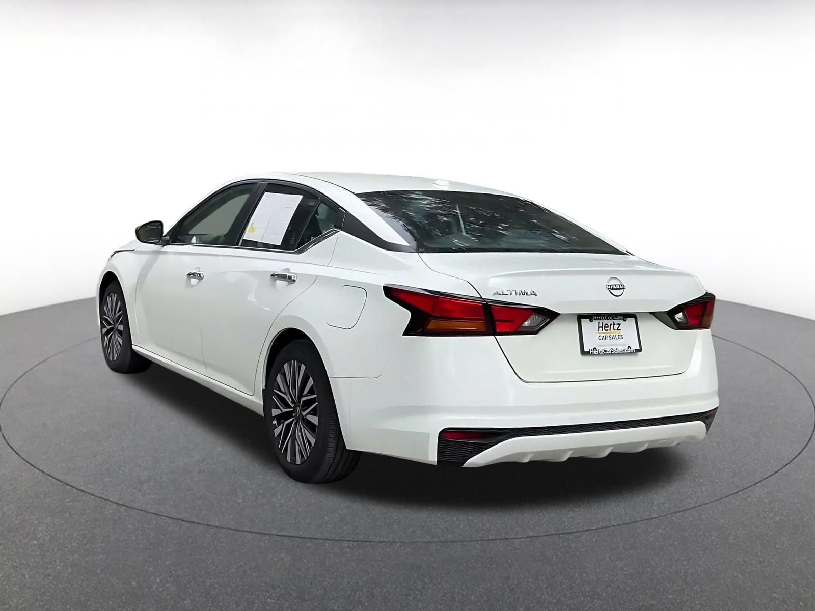 Thumbnail: 2025 Nissan Altima - 9