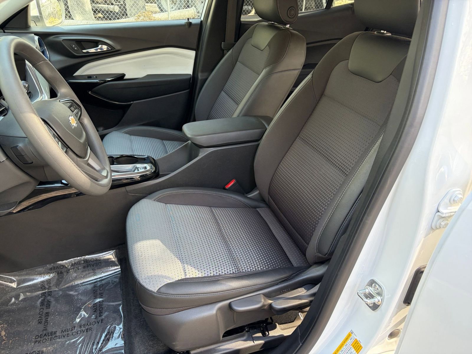 Thumbnail: 2025 Chevrolet Trax - 21