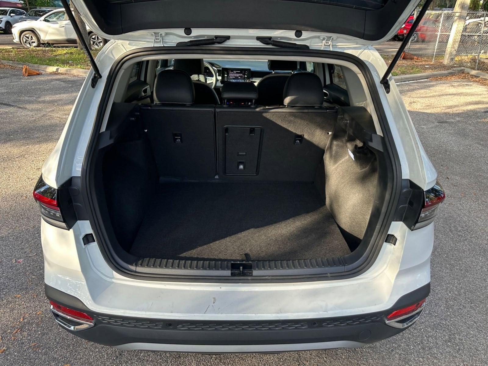 Thumbnail: 2025 Volkswagen Taos - 24