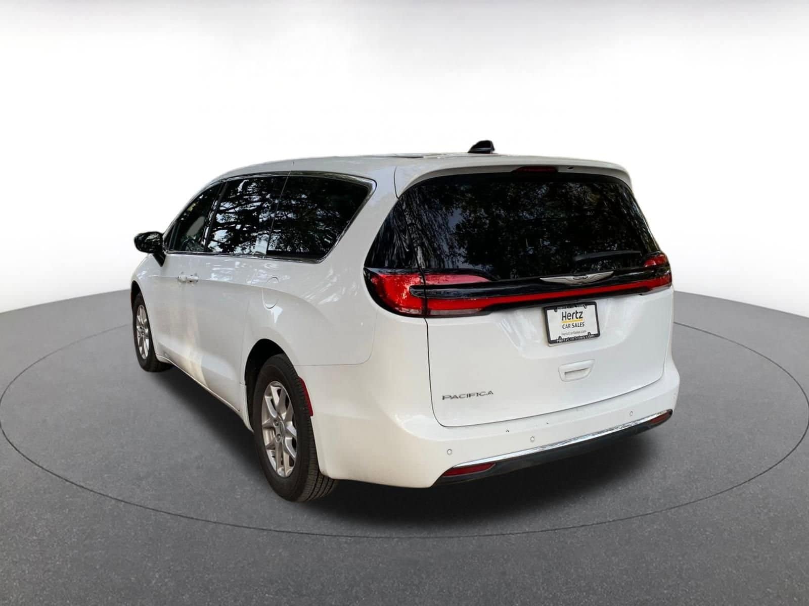 Thumbnail: 2025 Chrysler Pacifica - 5