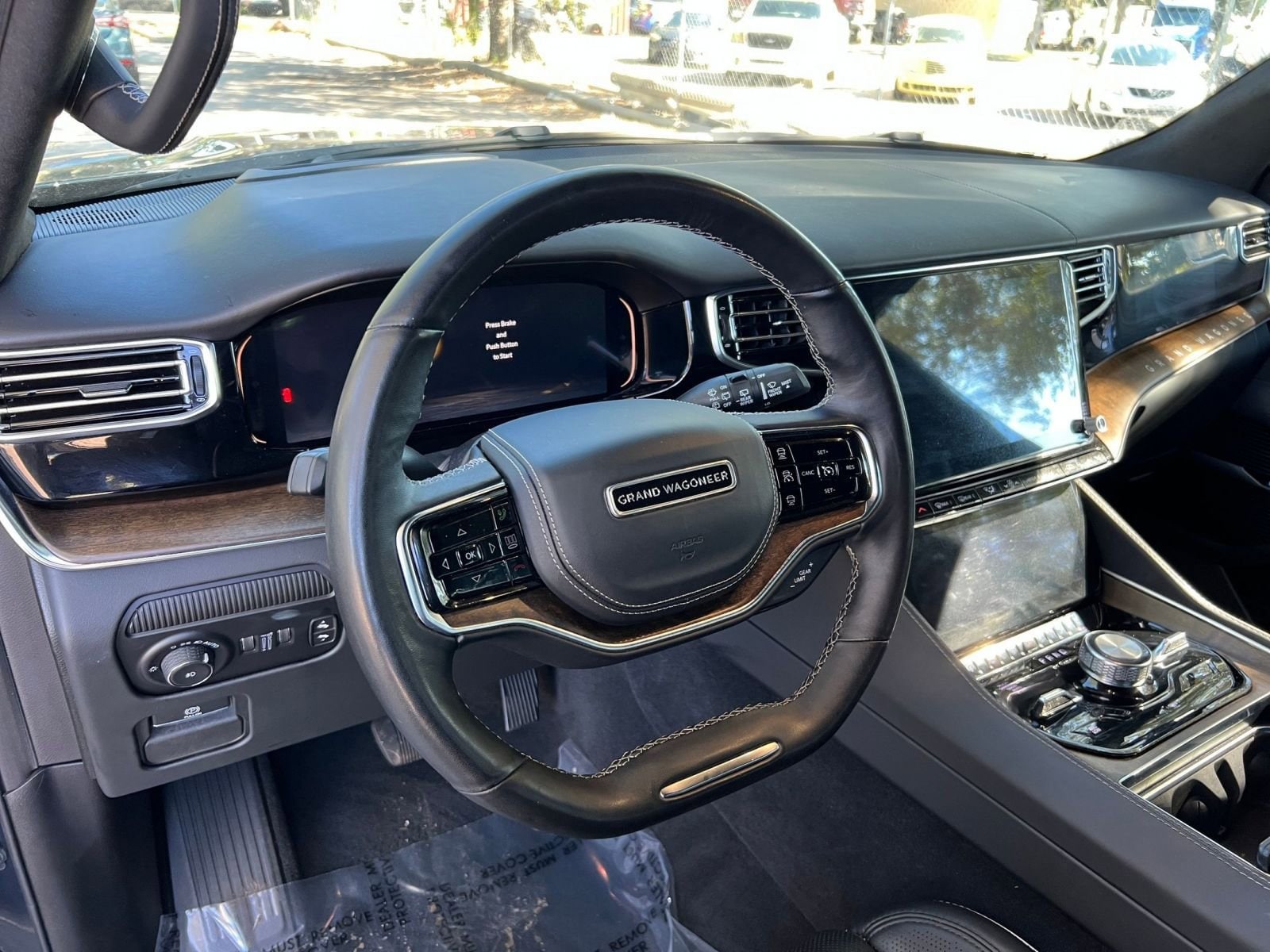 Thumbnail: 2023 Jeep Grand Wagoneer - 29