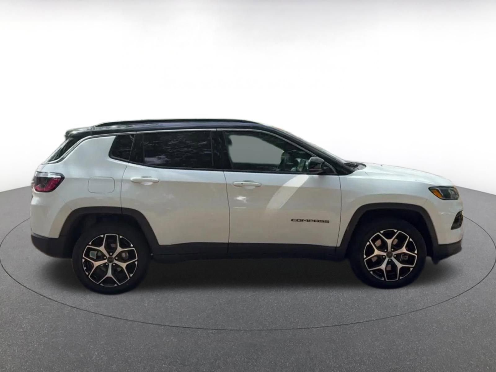 Thumbnail: 2025 Jeep Compass - 17