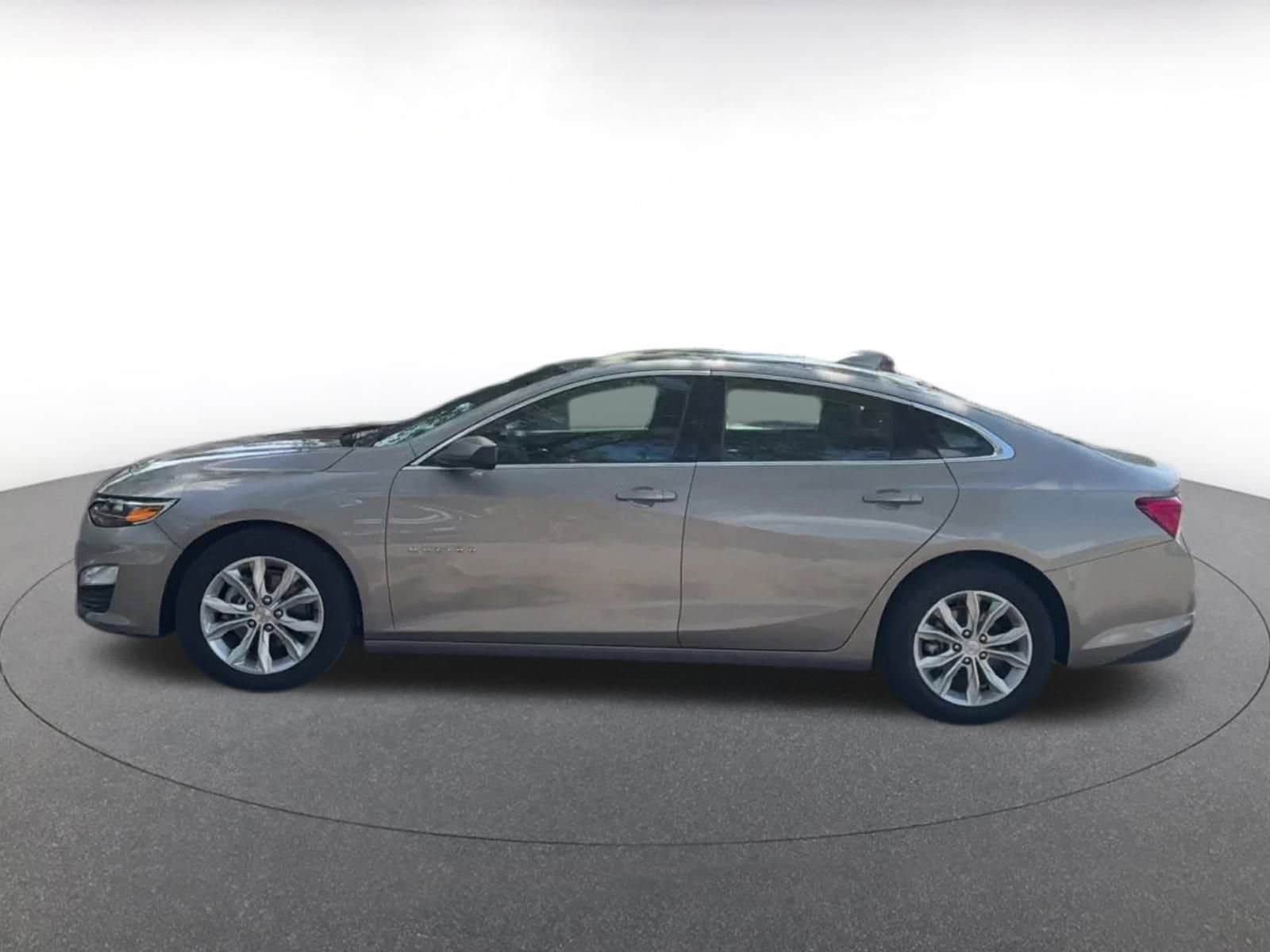 Thumbnail: 2023 Chevrolet Malibu - 9