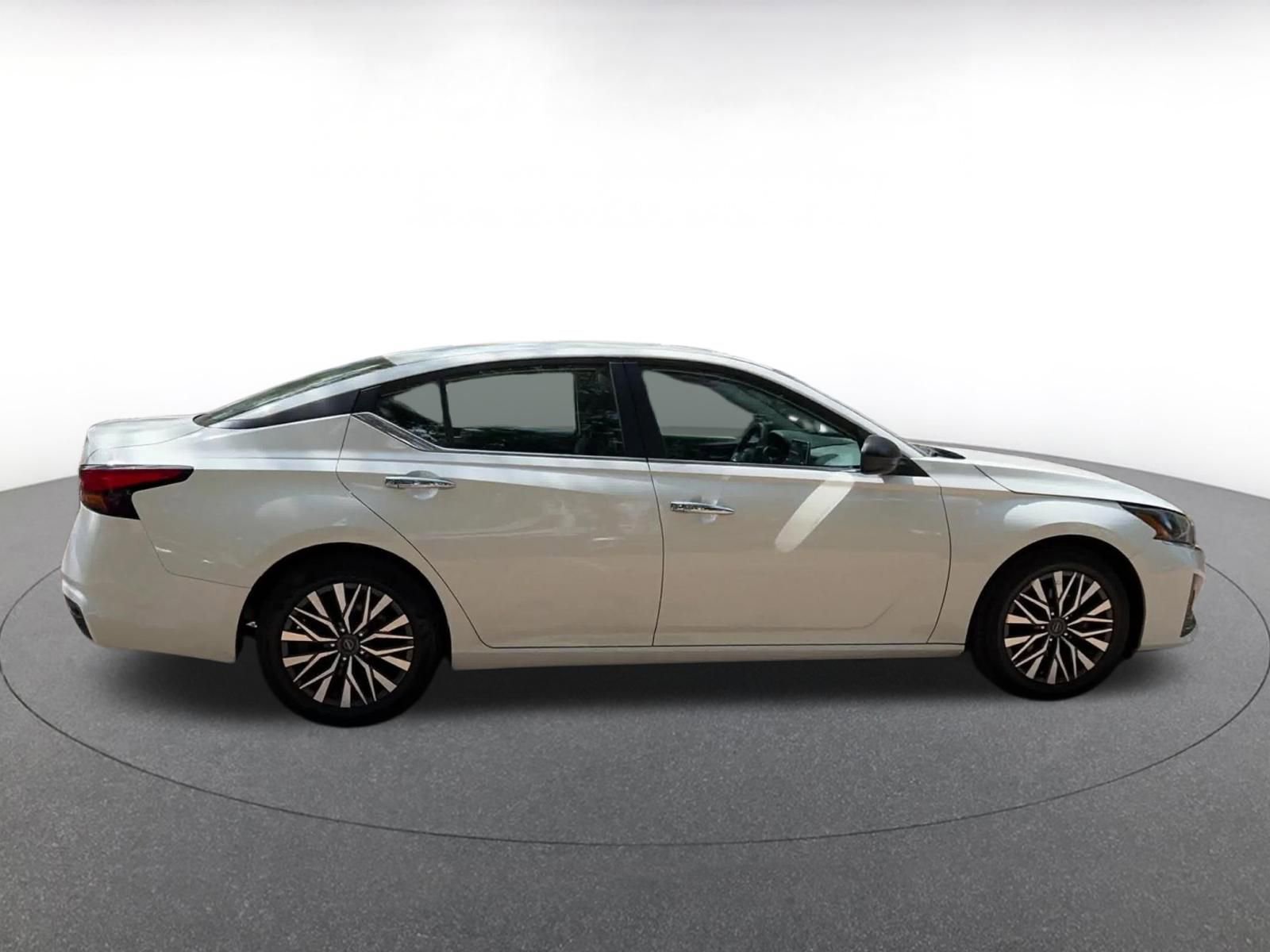 Thumbnail: 2025 Nissan Altima - 16