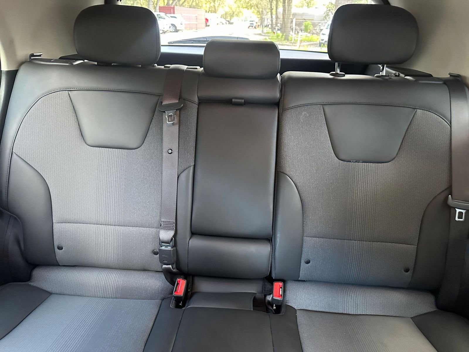 Thumbnail: 2023 Kia Niro - 35