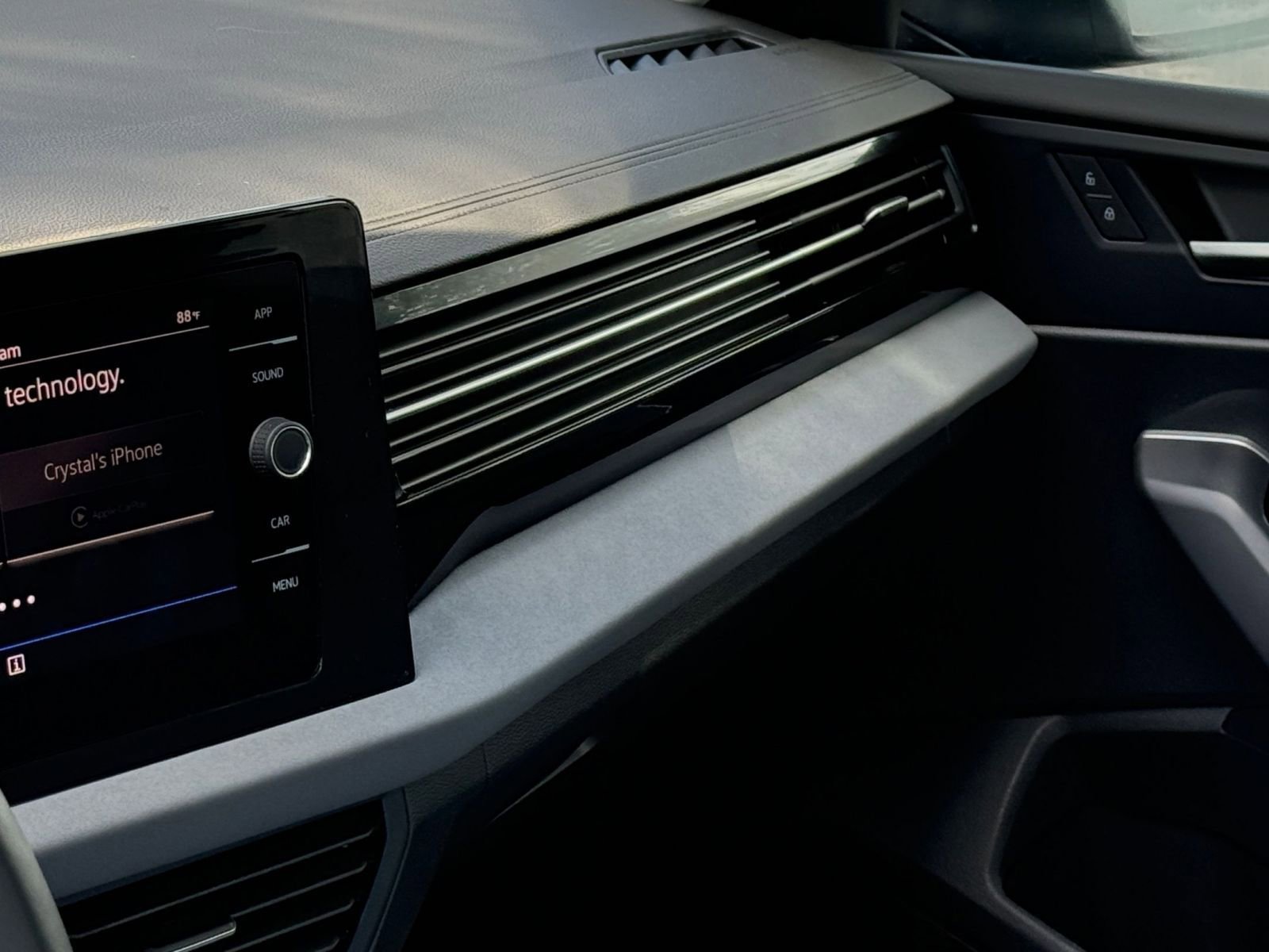 Thumbnail: 2025 Volkswagen Jetta - 29