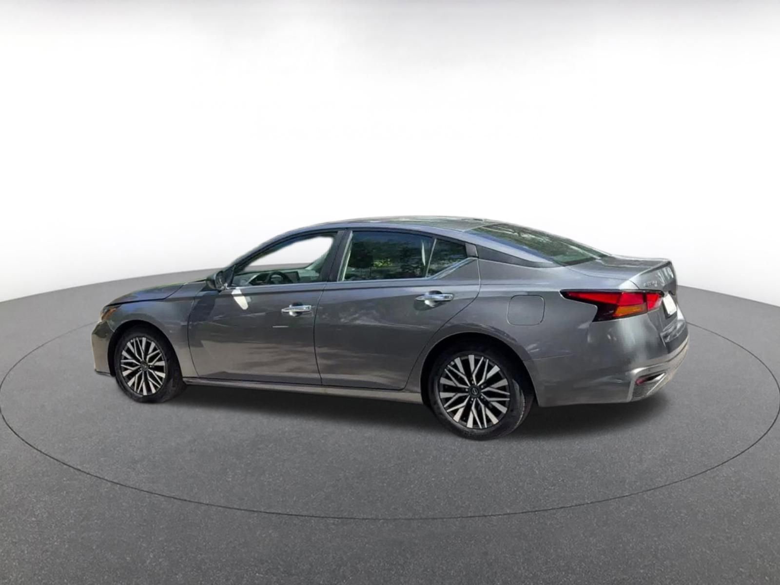 Thumbnail: 2025 Nissan Altima - 10