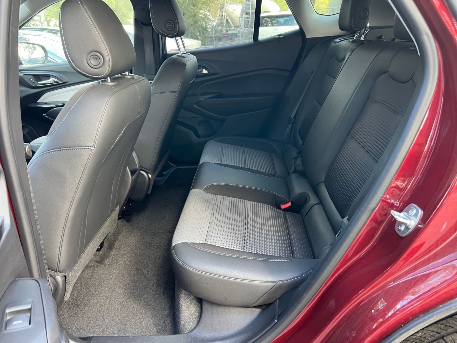 Thumbnail: 2025 Chevrolet Trax - 35