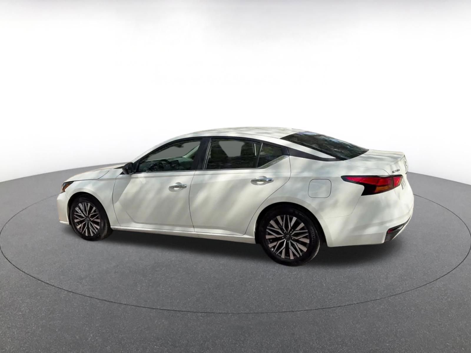 Thumbnail: 2025 Nissan Altima - 10