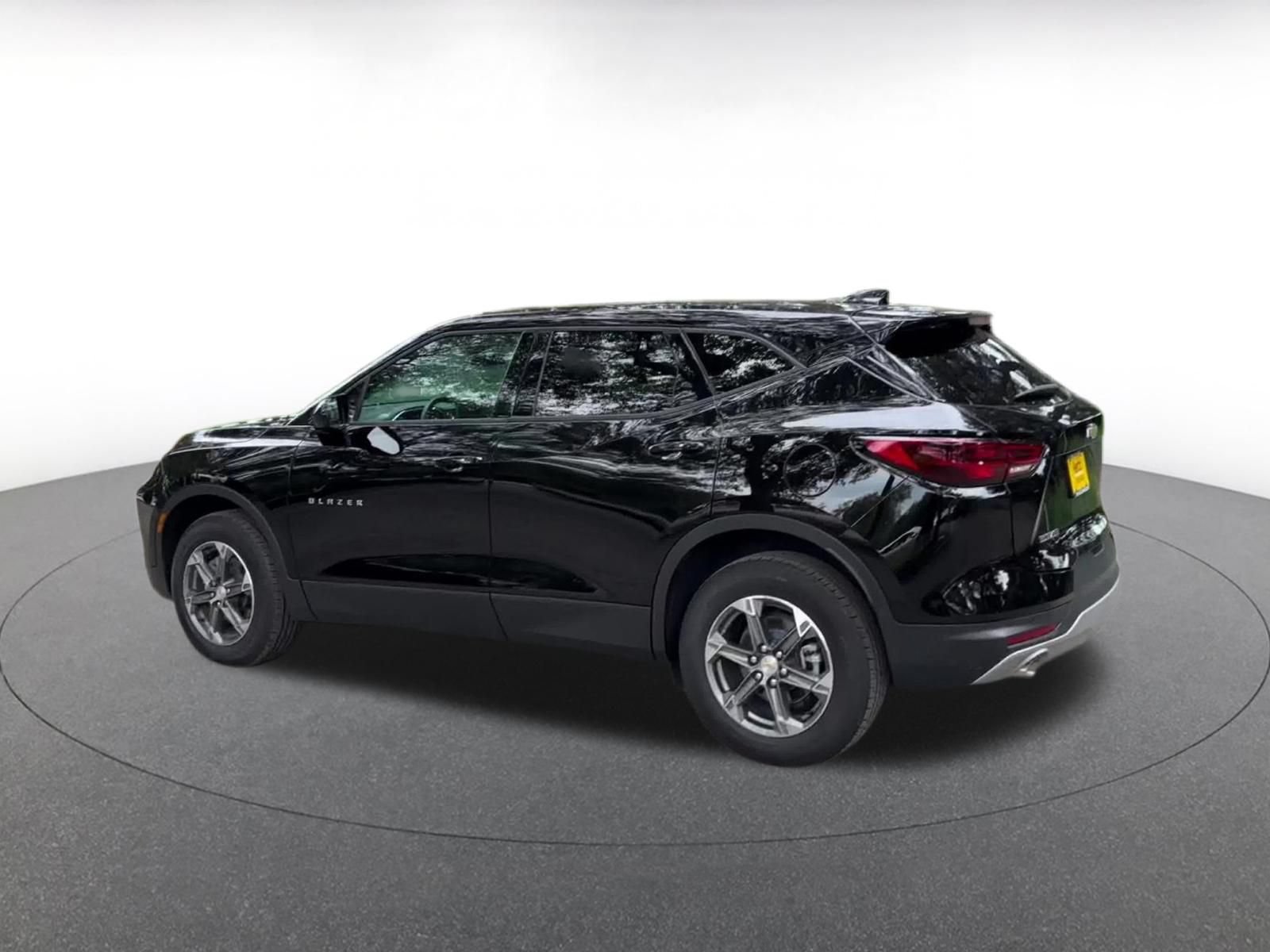 Thumbnail: 2026 Chevrolet Blazer - 10