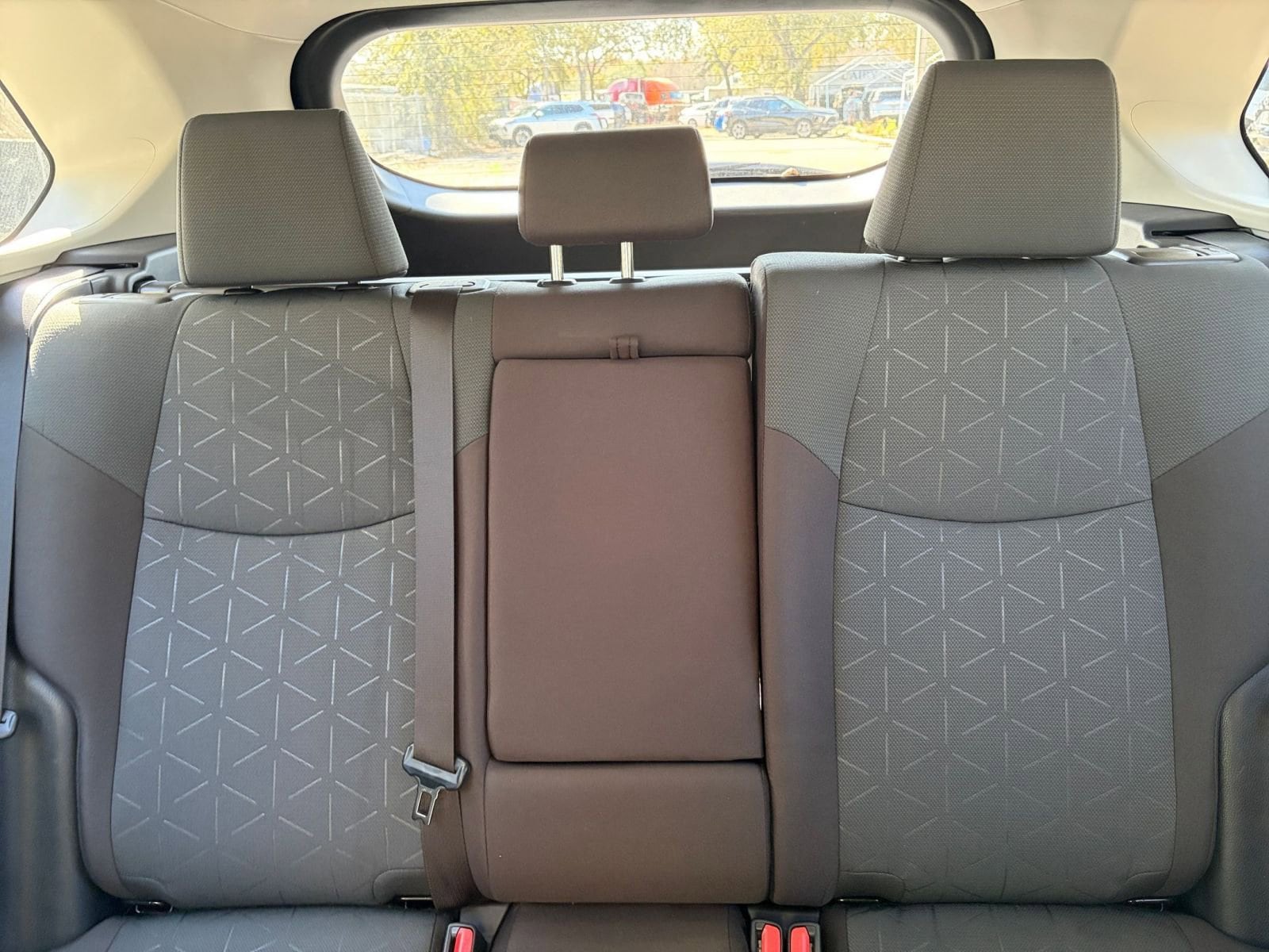 Thumbnail: 2025 Toyota RAV4 - 34