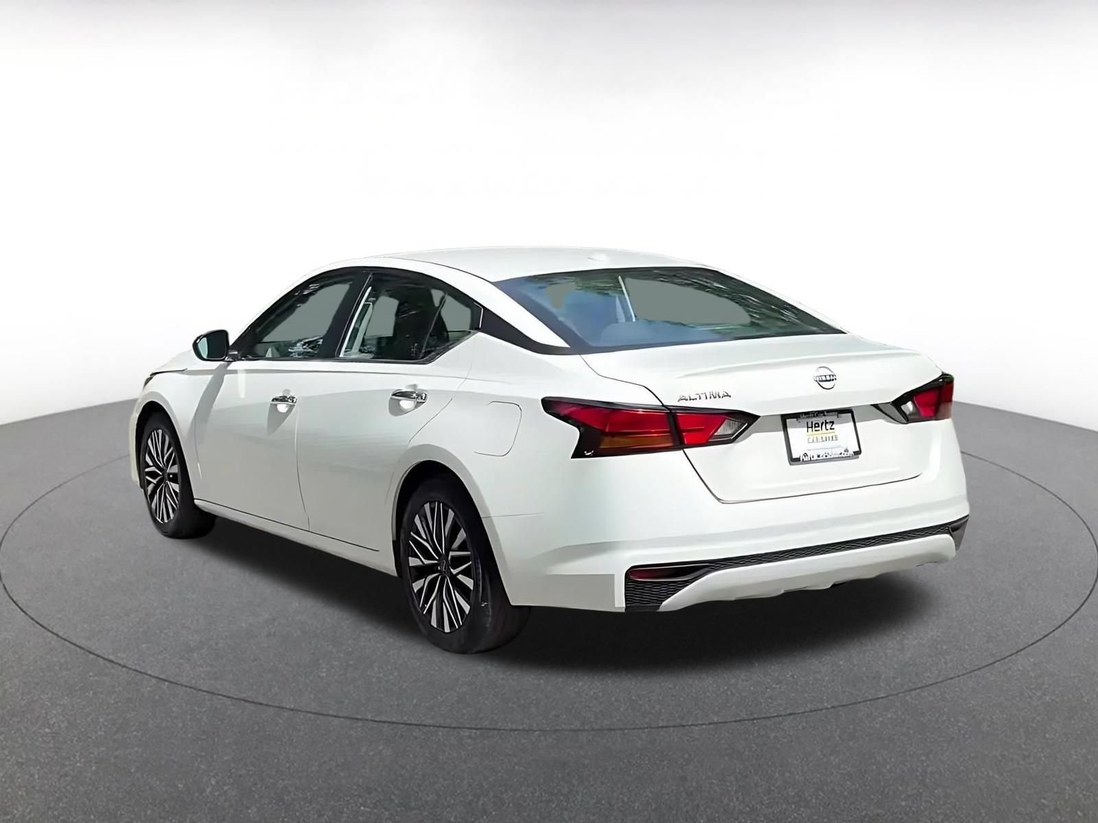 Thumbnail: 2025 Nissan Altima - 11