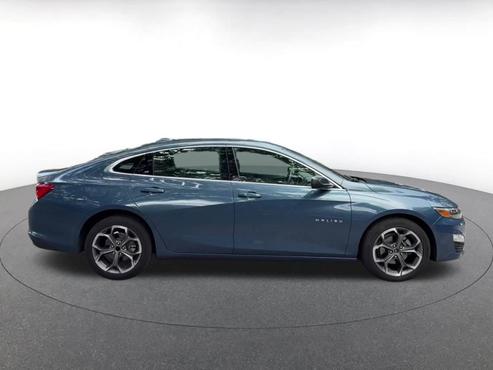 Thumbnail: 2024 Chevrolet Malibu - 16