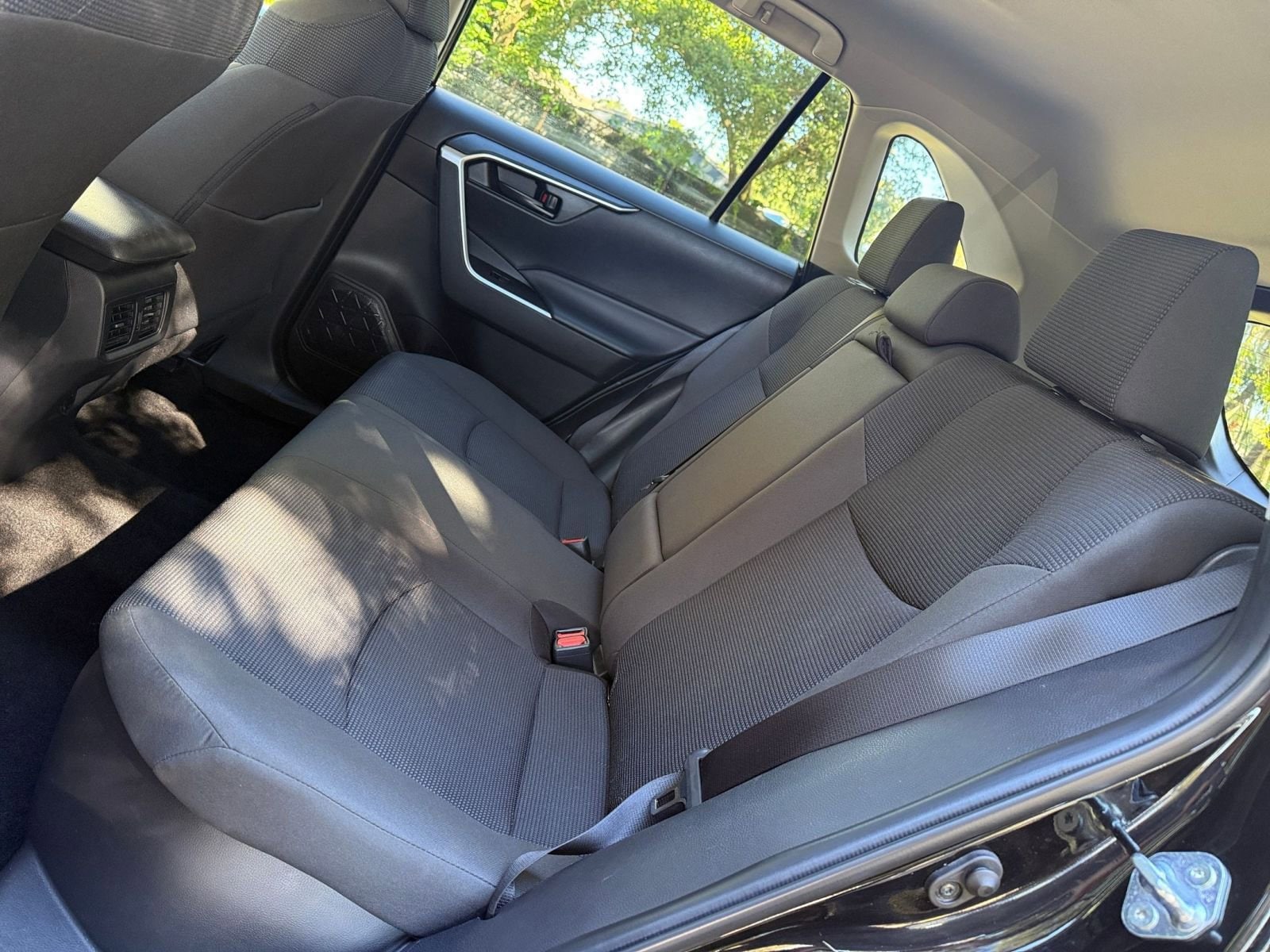 Thumbnail: 2025 Toyota RAV4 - 31