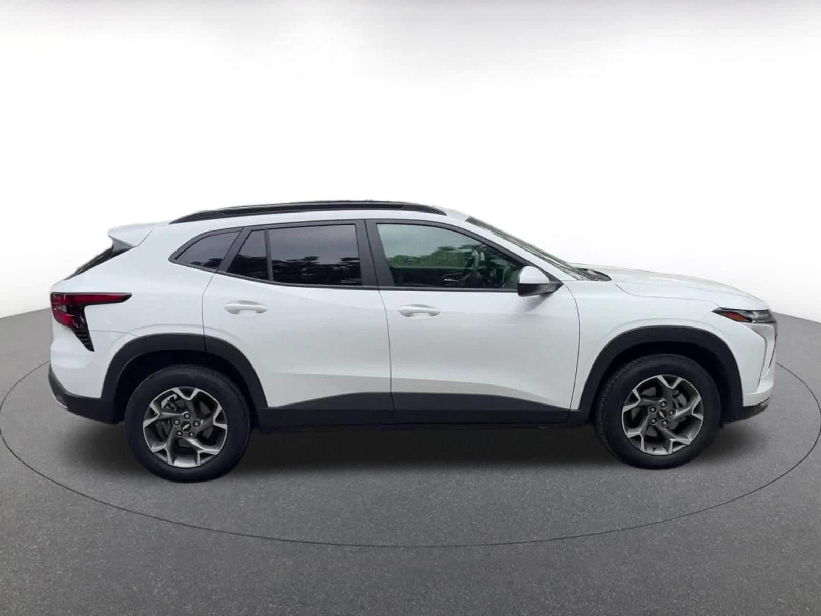 Thumbnail: 2025 Chevrolet Trax - 16