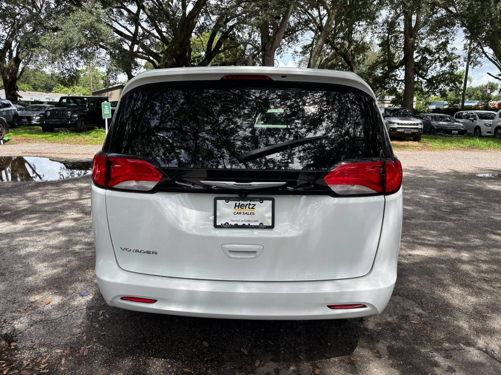 Thumbnail: 2023 Chrysler Voyager - 7