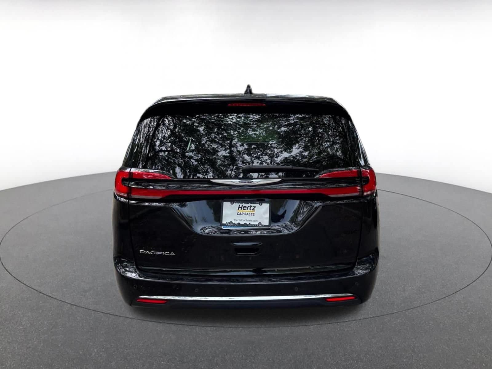 Thumbnail: 2025 Chrysler Pacifica - 6