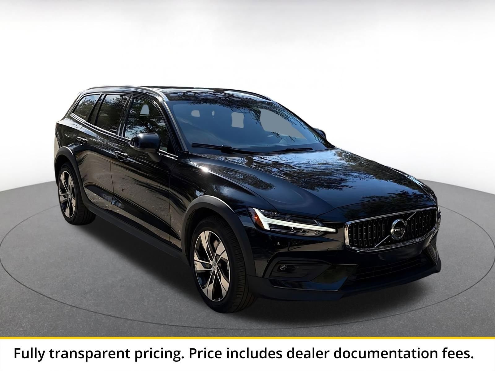 Thumbnail: 2025 Volvo S60 - 1
