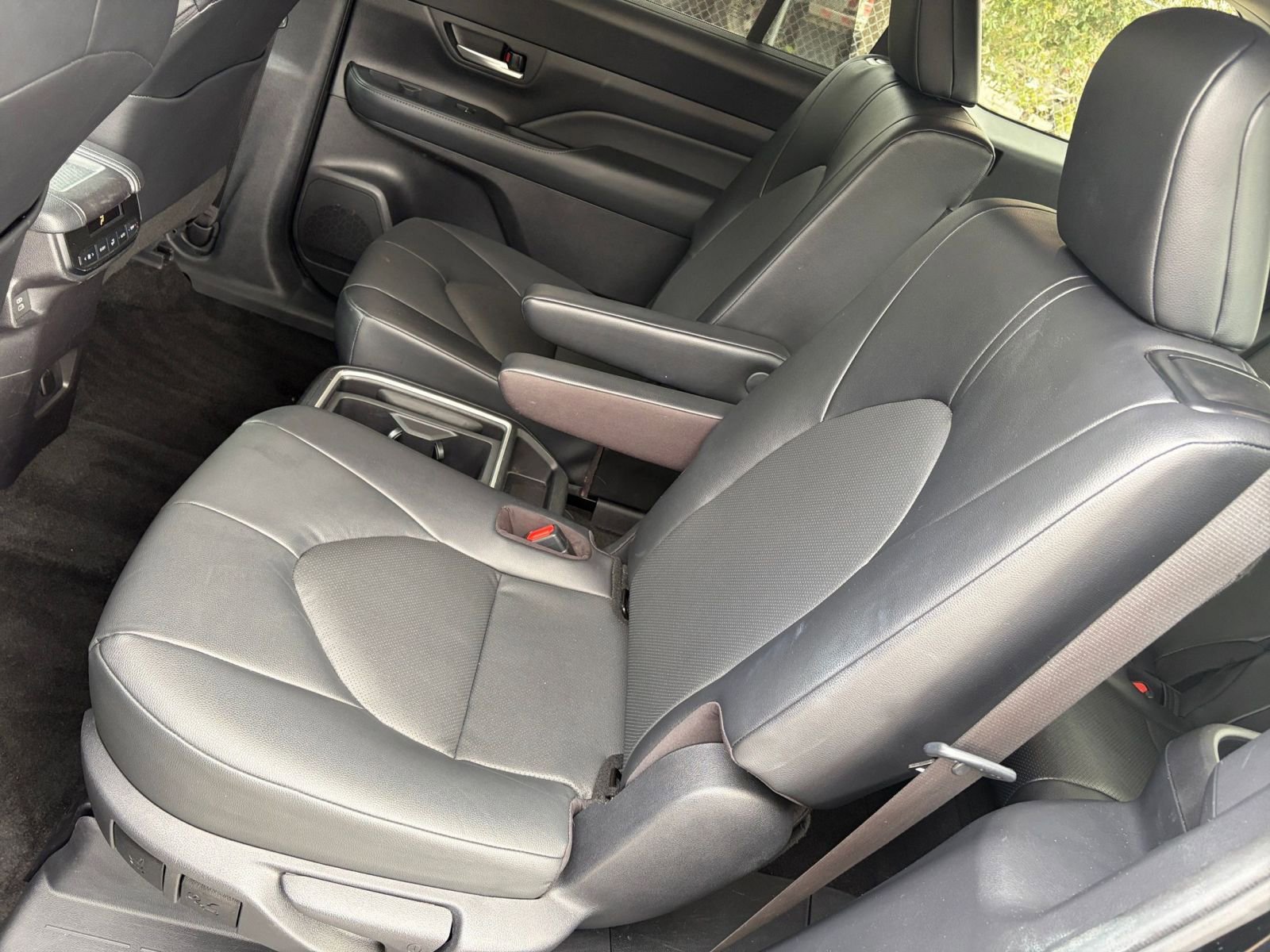 Thumbnail: 2025 Toyota Grand Highlander - 32