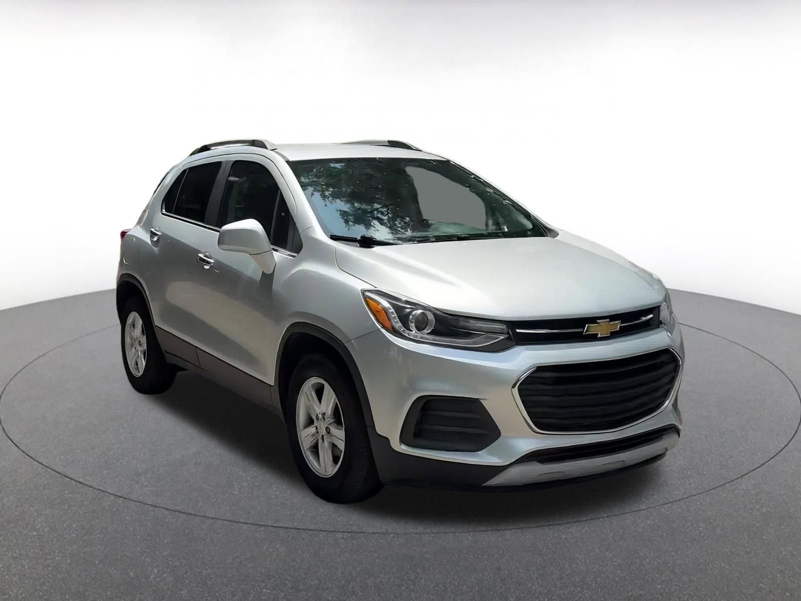 Thumbnail: 2020 Chevrolet Trax - 3