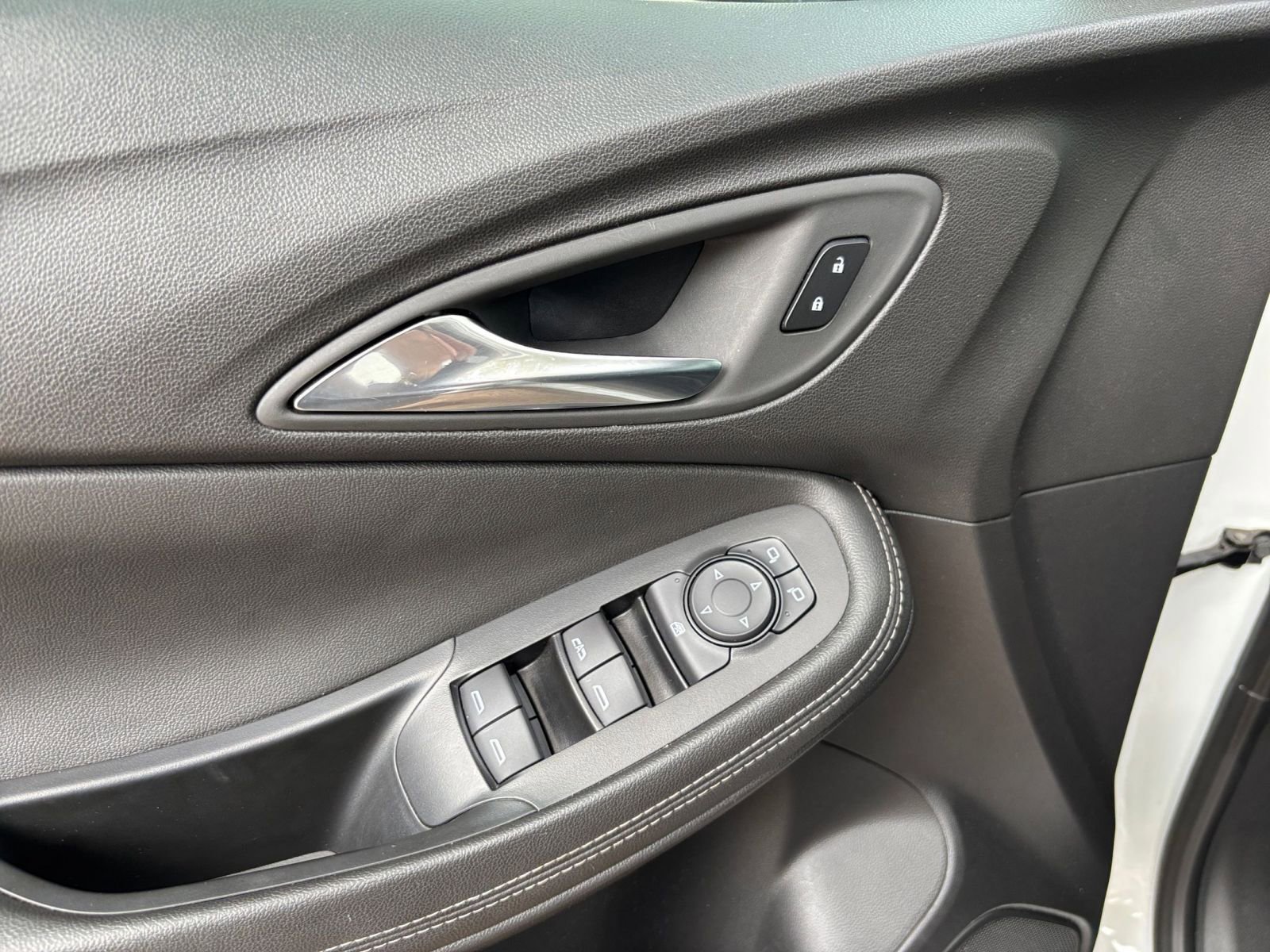 Thumbnail: 2025 Buick Encore GX - 18
