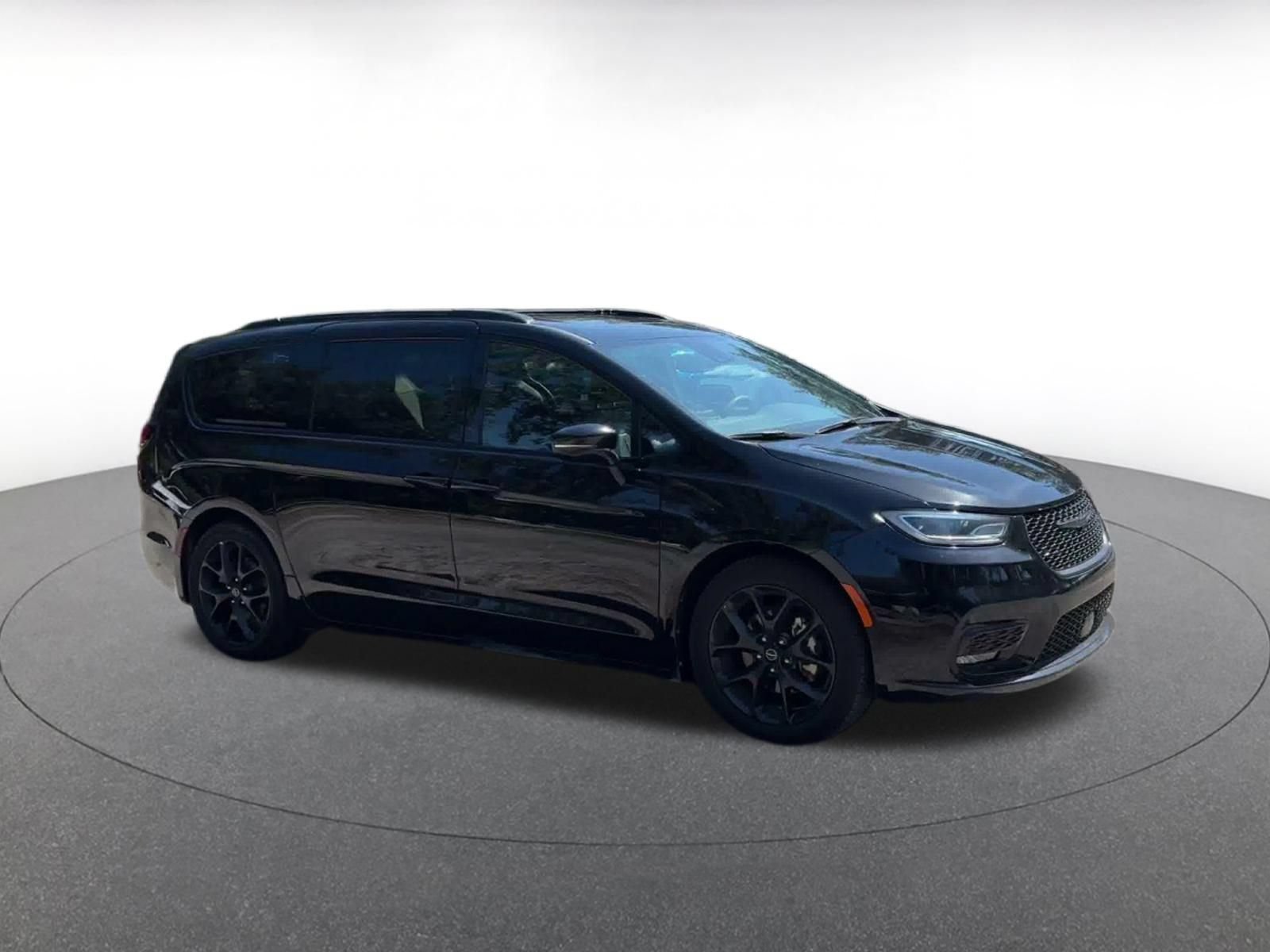 Thumbnail: 2025 Chrysler Pacifica - 2