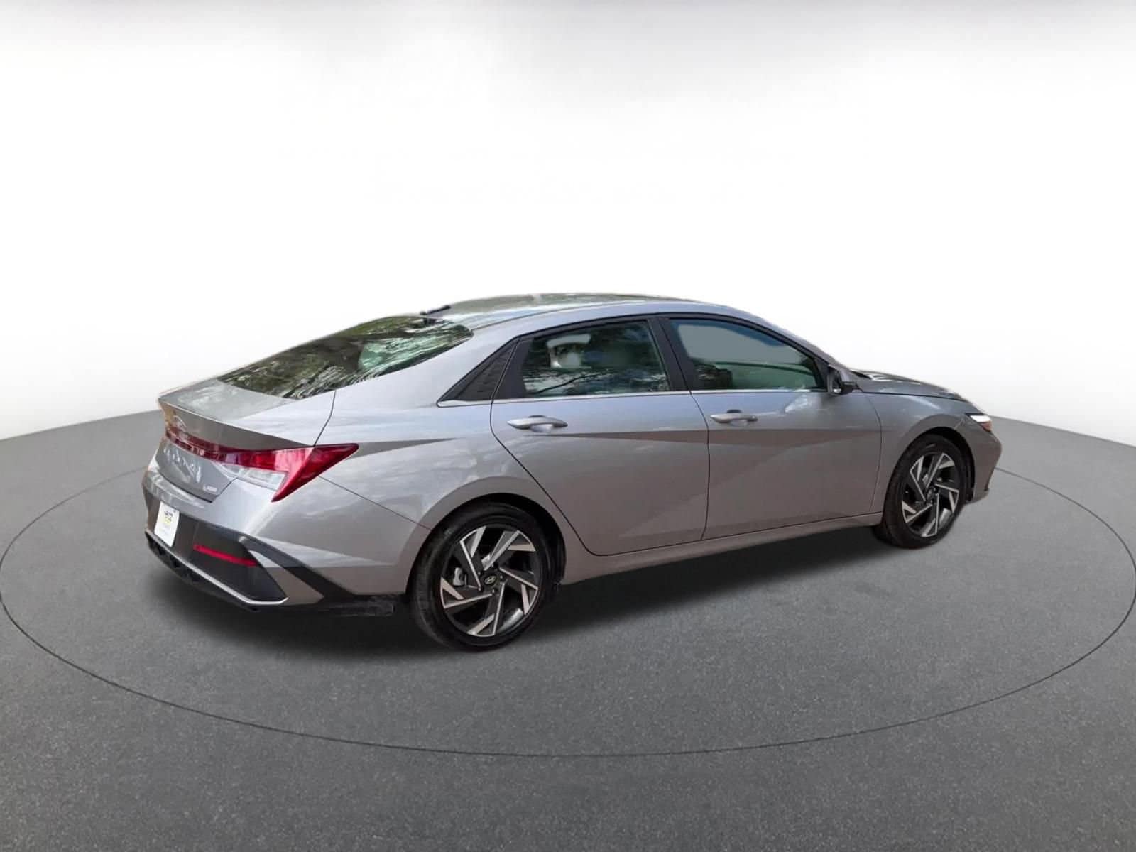 Thumbnail: 2025 Hyundai Elantra - 15