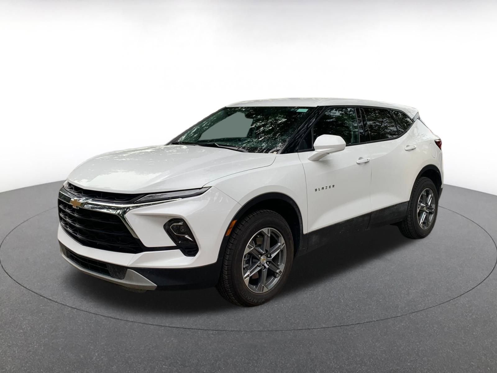 Thumbnail: 2023 Chevrolet Blazer - 3