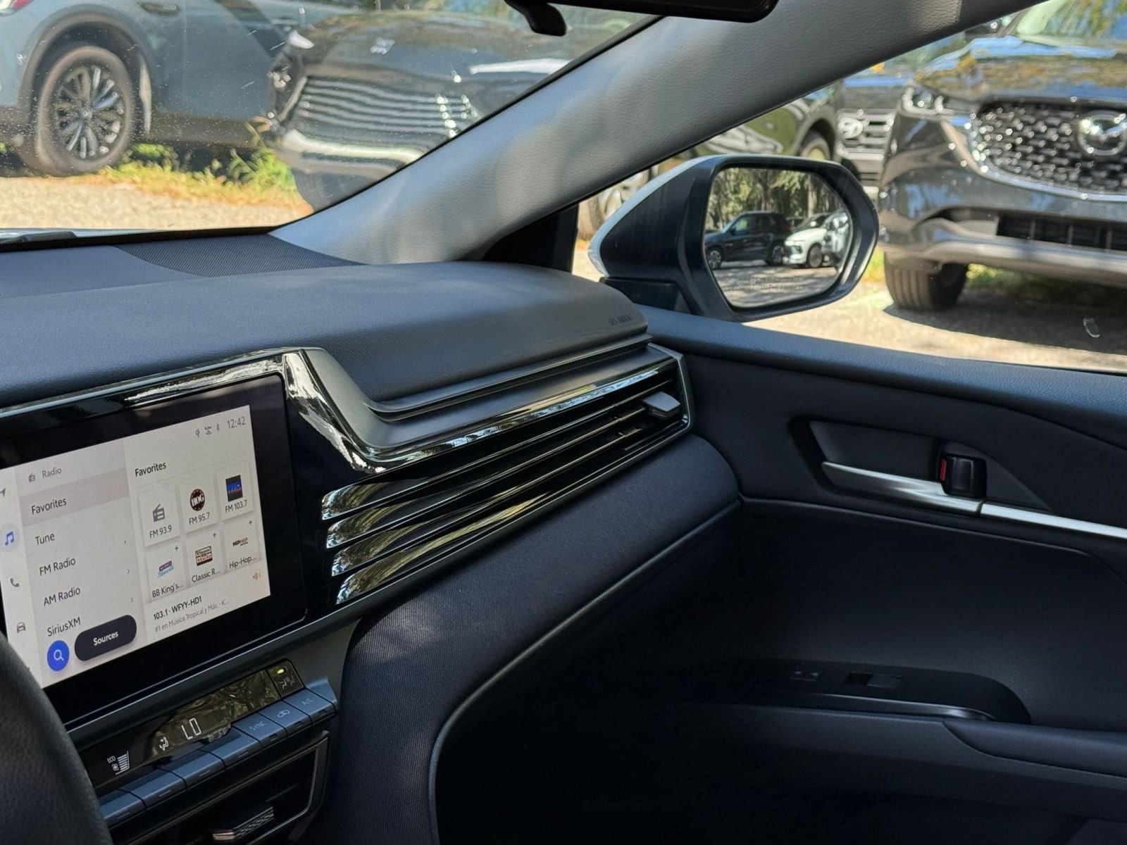 Thumbnail: 2025 Toyota Camry - 29