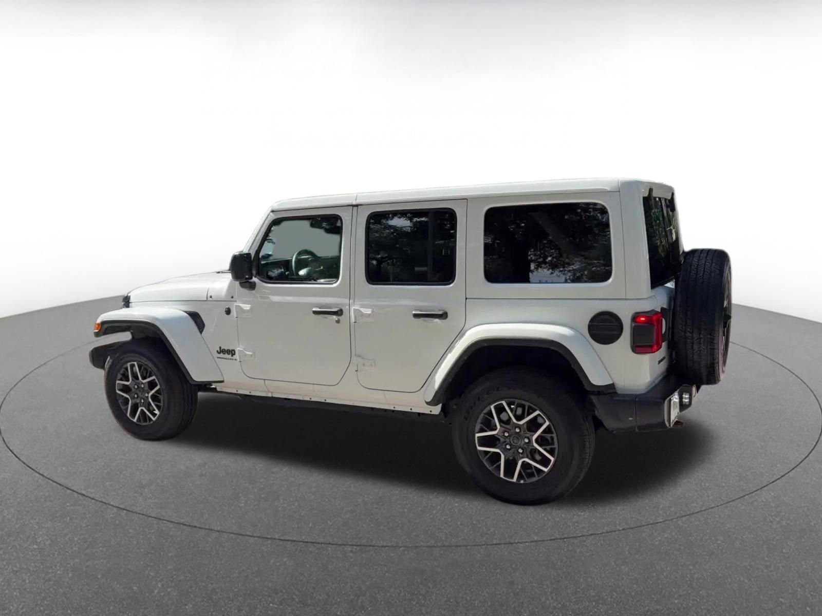 Thumbnail: 2025 Jeep Wrangler - 10