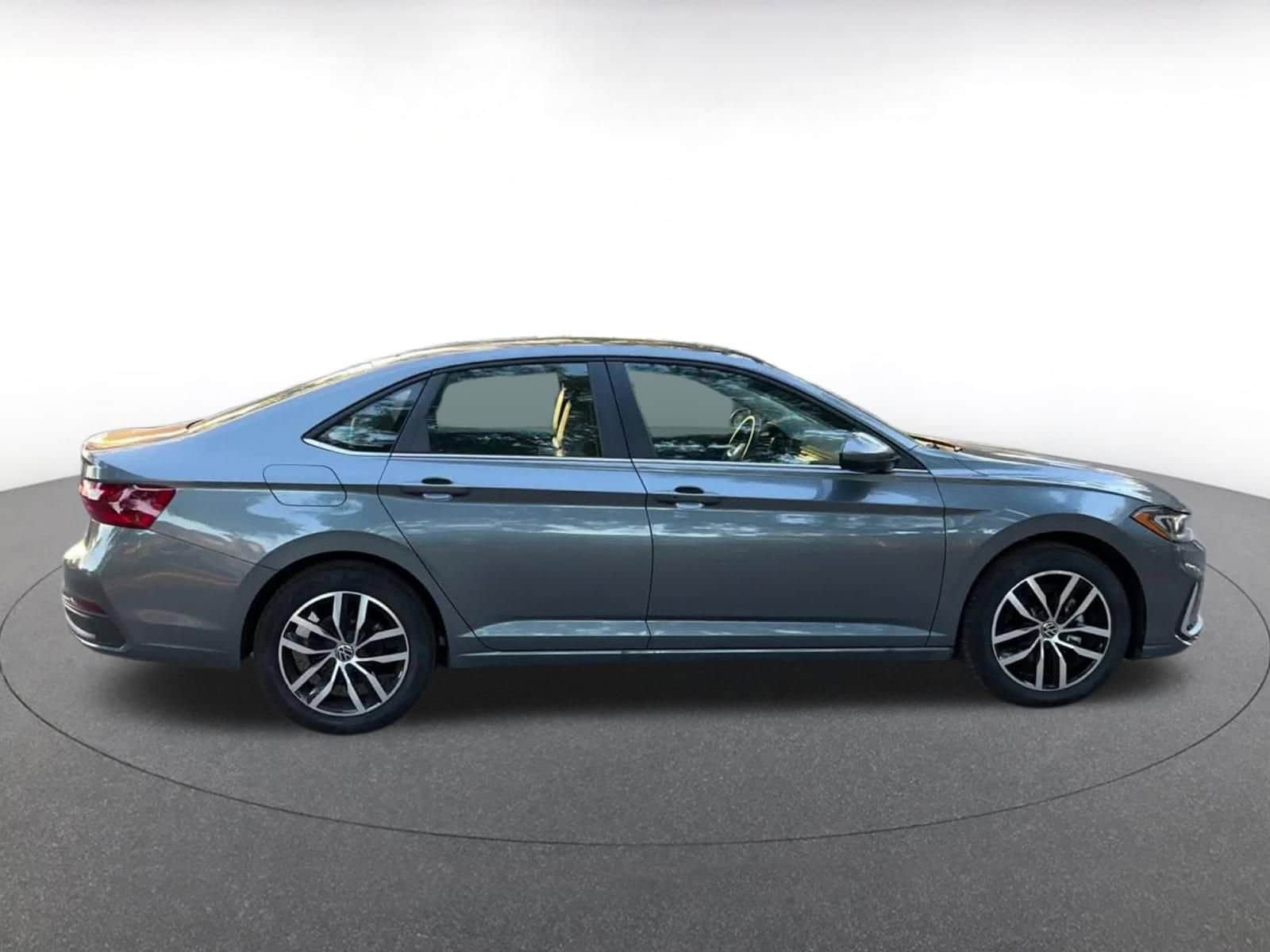 Thumbnail: 2025 Volkswagen Jetta - 16