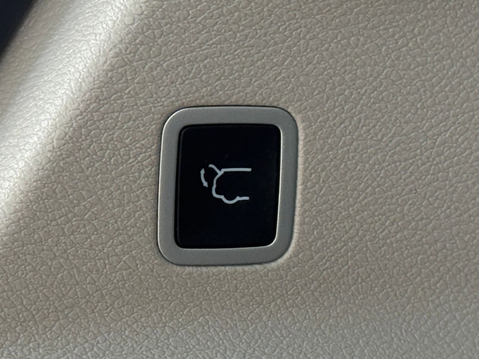 Thumbnail: 2023 Chrysler Pacifica - 20