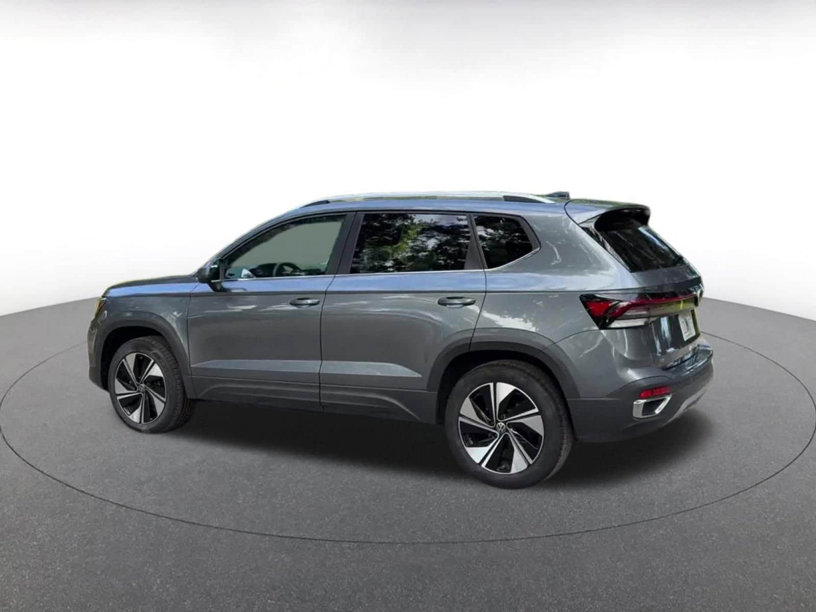 Thumbnail: 2025 Volkswagen Taos - 10