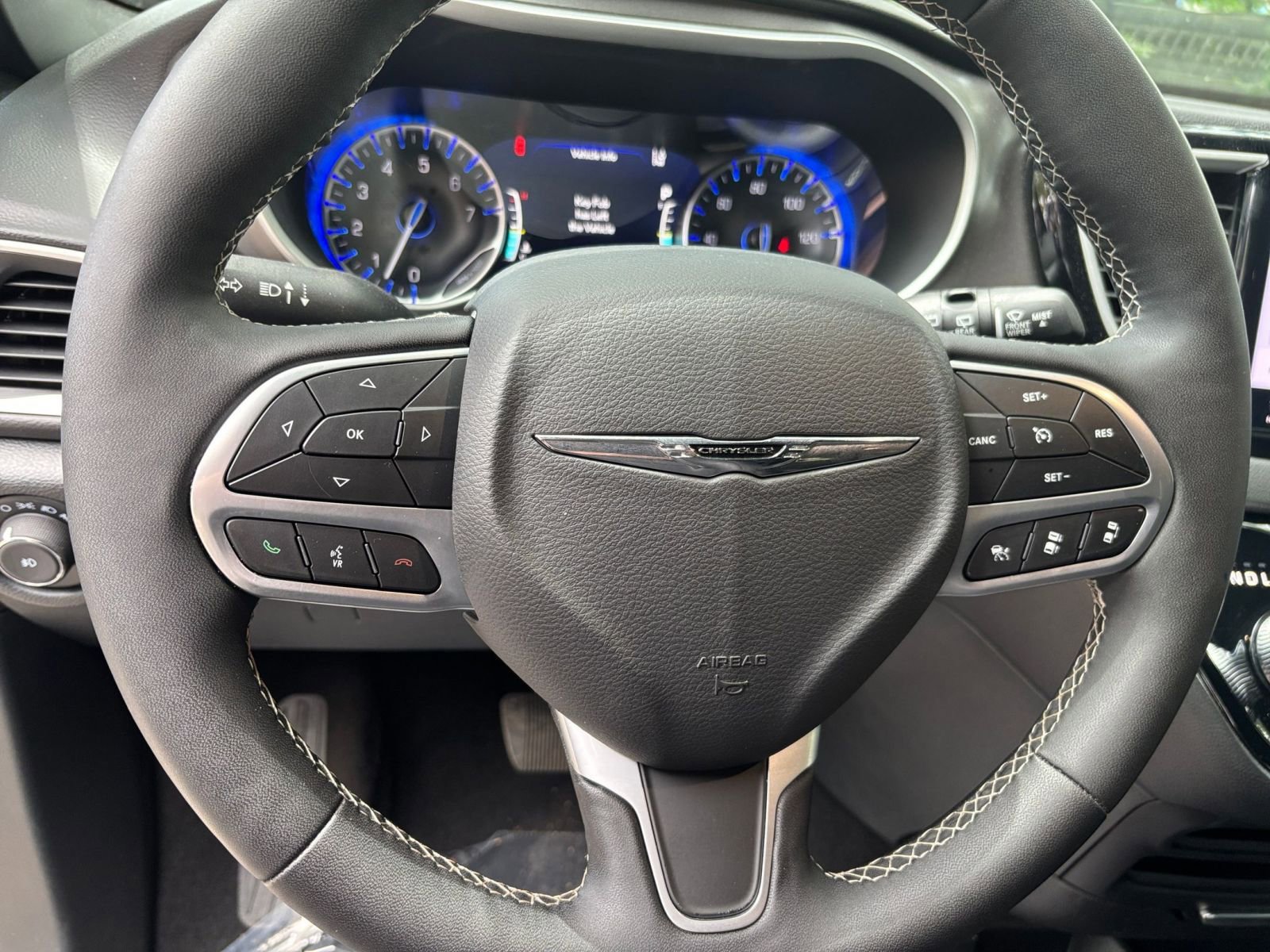 Thumbnail: 2025 Chrysler Pacifica - 30