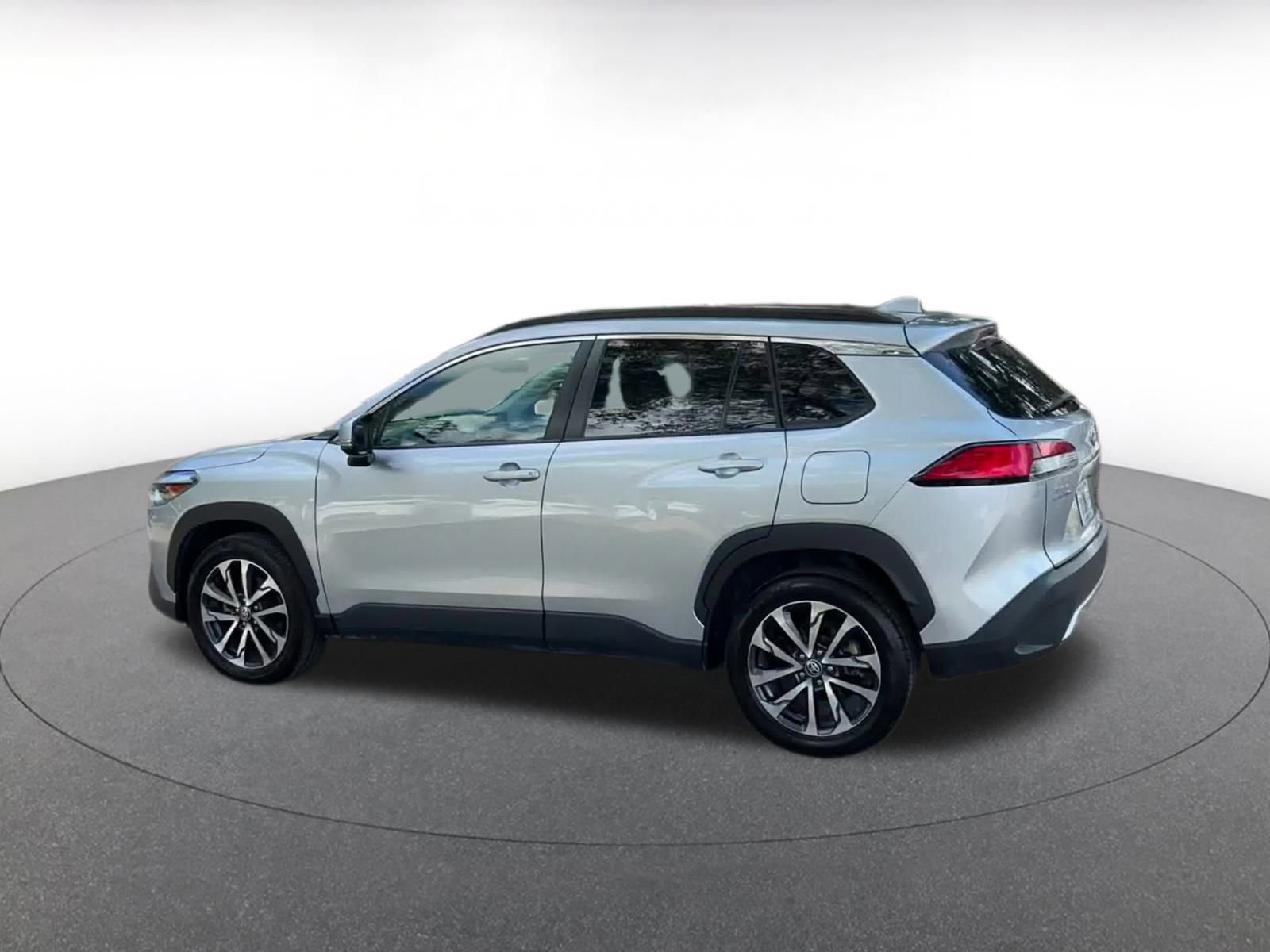 Thumbnail: 2022 Toyota Corolla Cross - 10