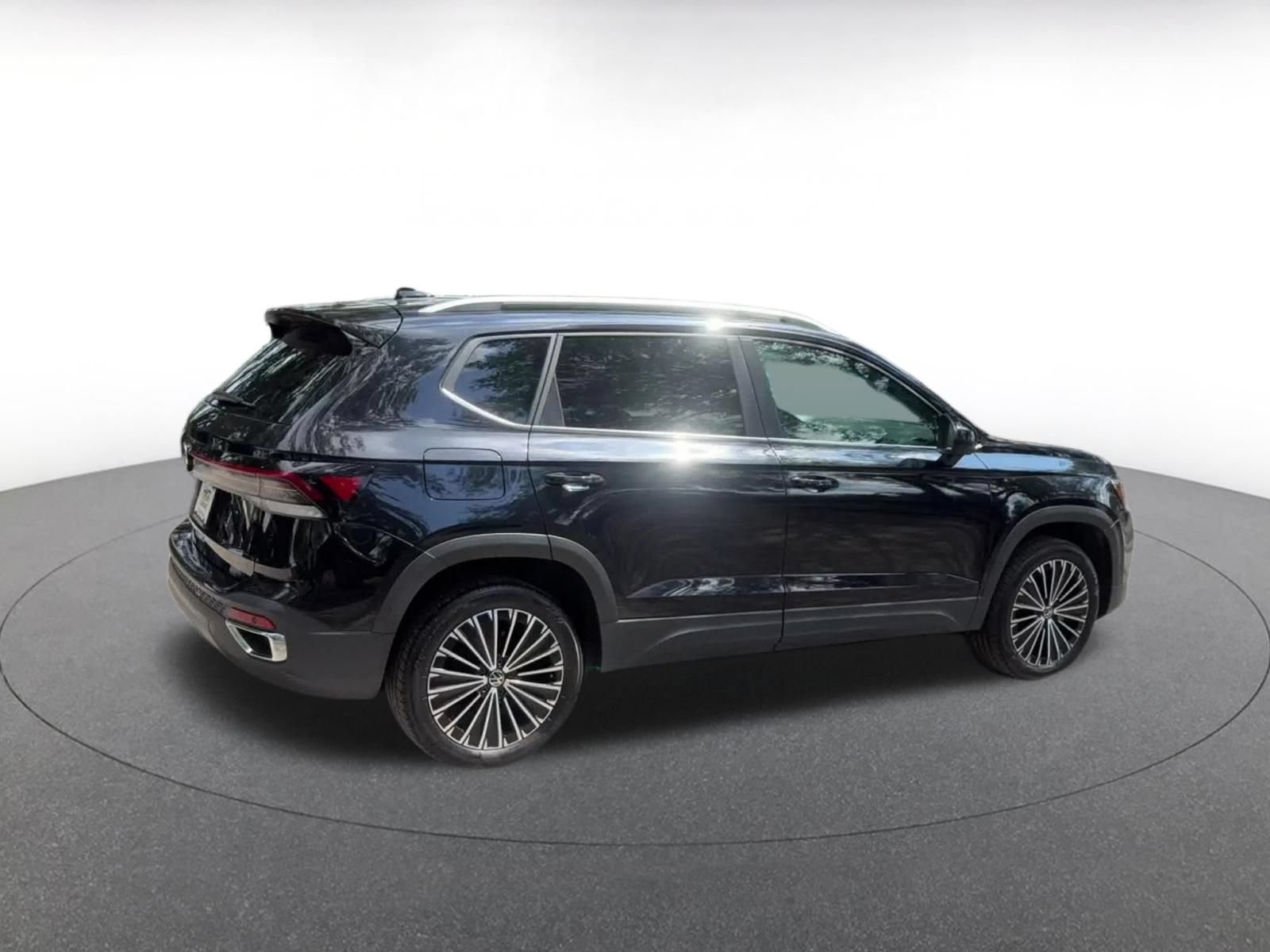 Thumbnail: 2025 Volkswagen Taos - 13