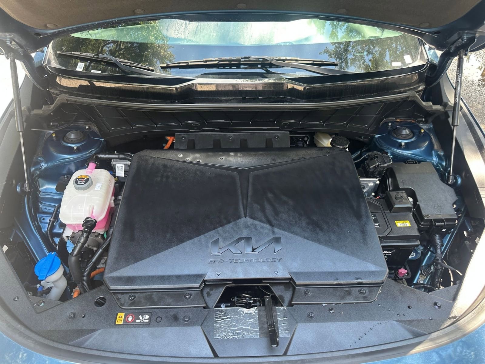 Thumbnail: 2023 Kia Niro - 29