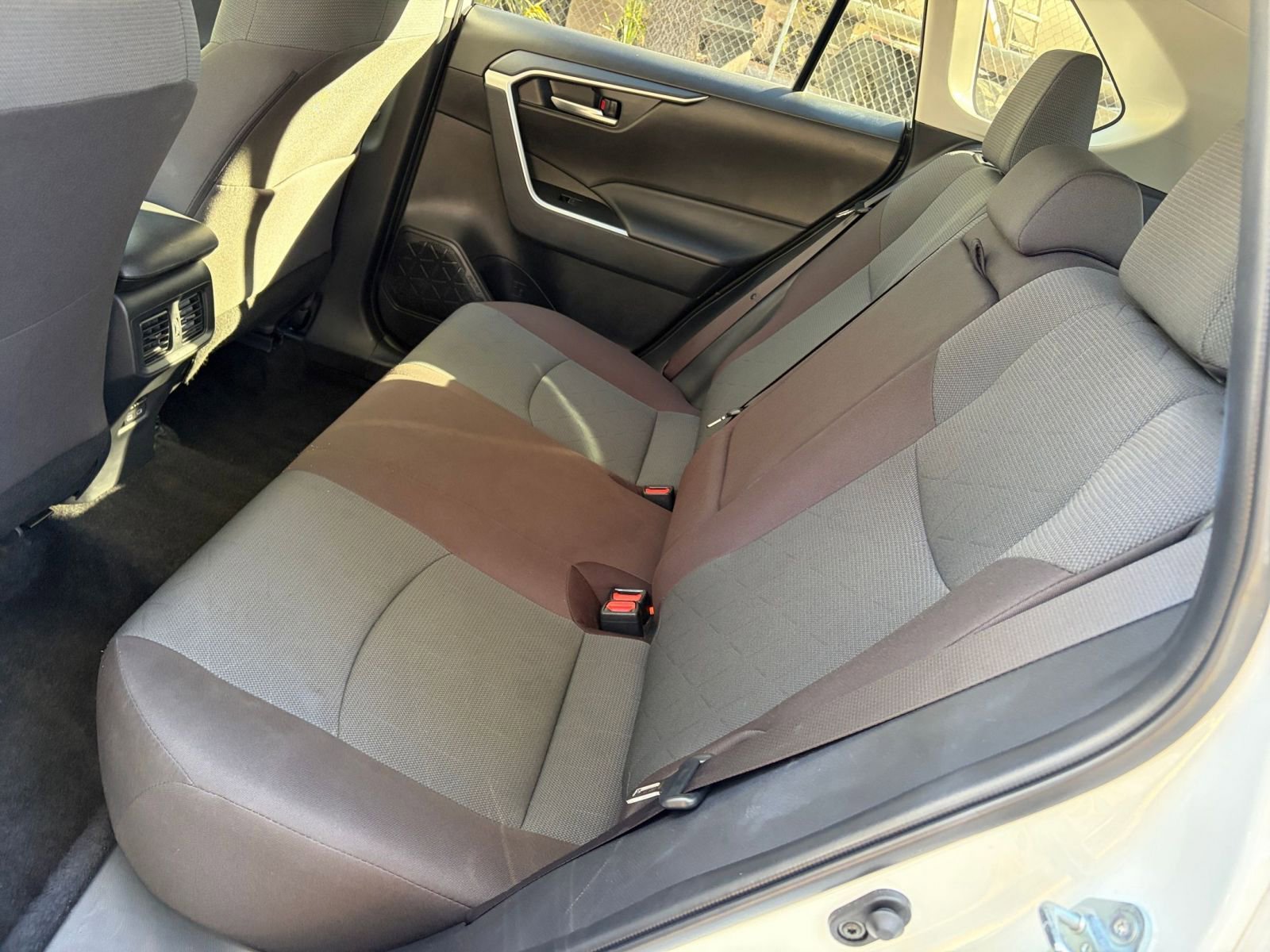 Thumbnail: 2025 Toyota RAV4 - 33