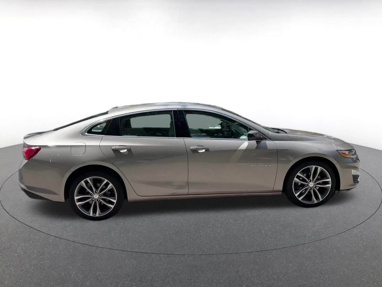 Thumbnail: 2024 Chevrolet Malibu - 16