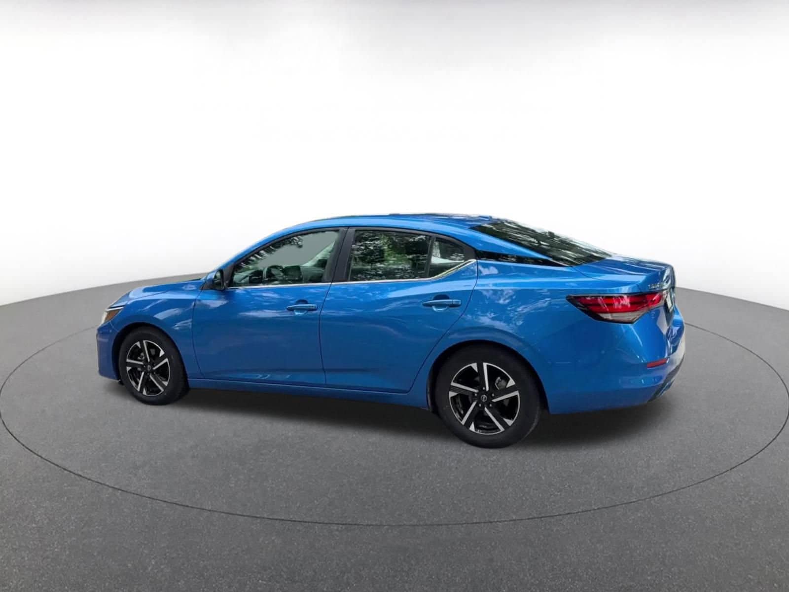 Thumbnail: 2024 Nissan Sentra - 10