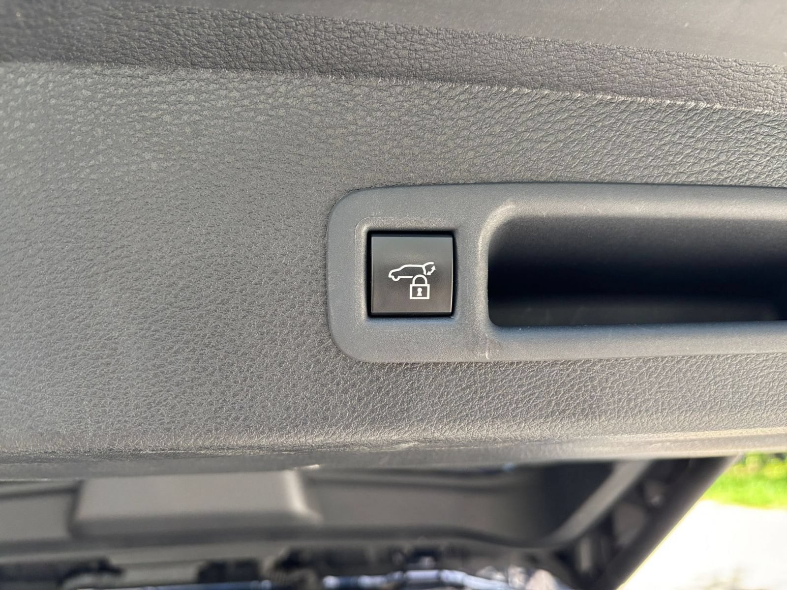 Thumbnail: 2025 Toyota Sienna - 24