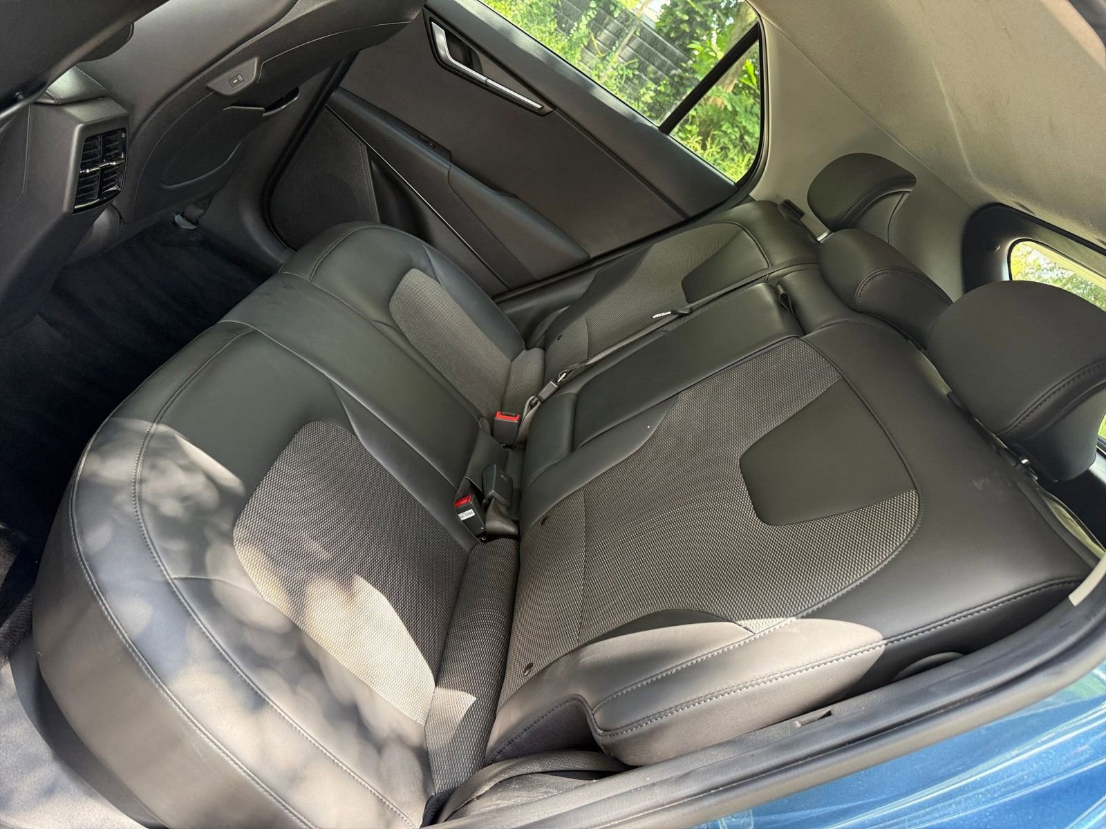 Thumbnail: 2023 Kia Niro - 23