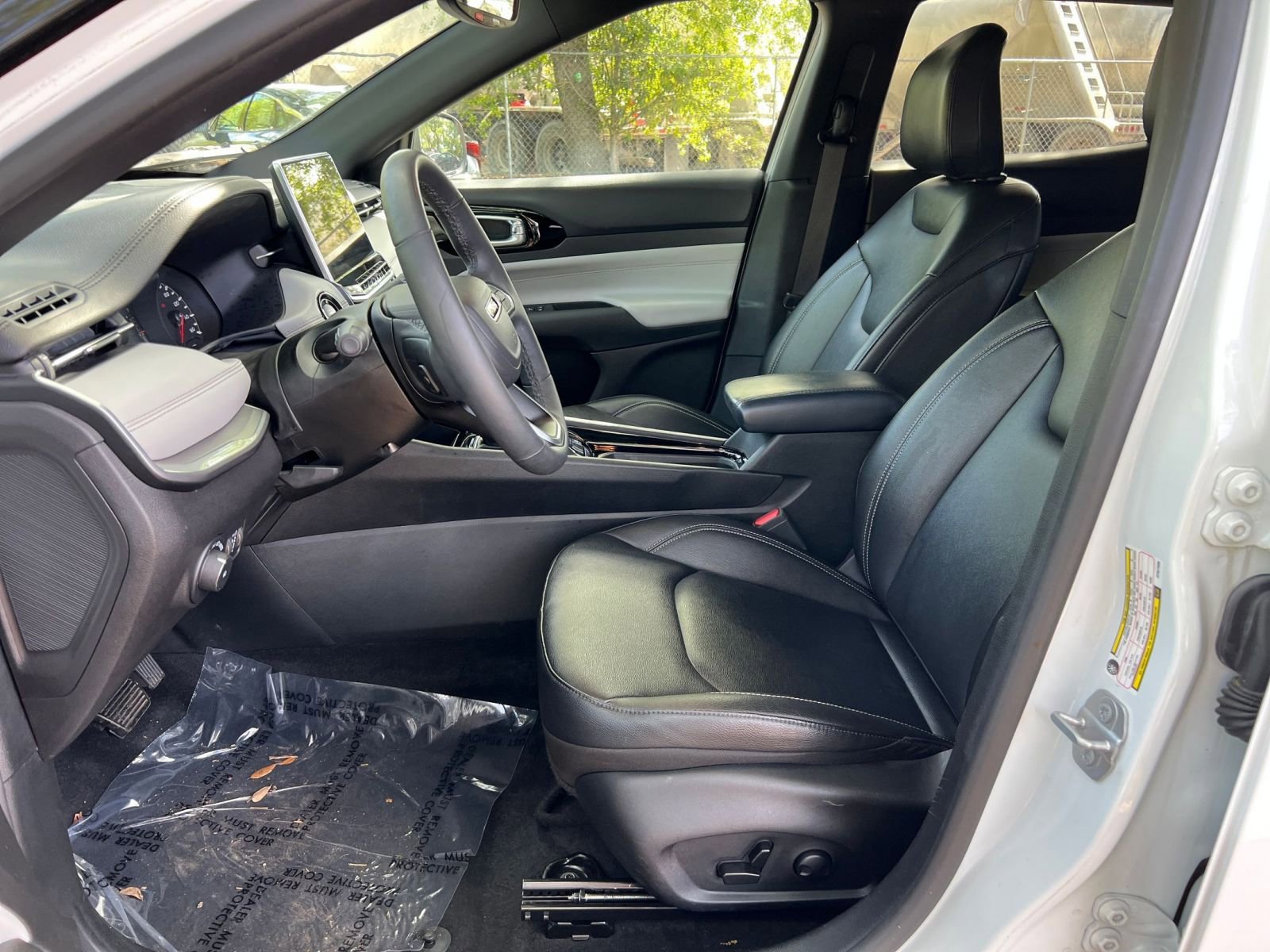 Thumbnail: 2025 Jeep Compass - 23