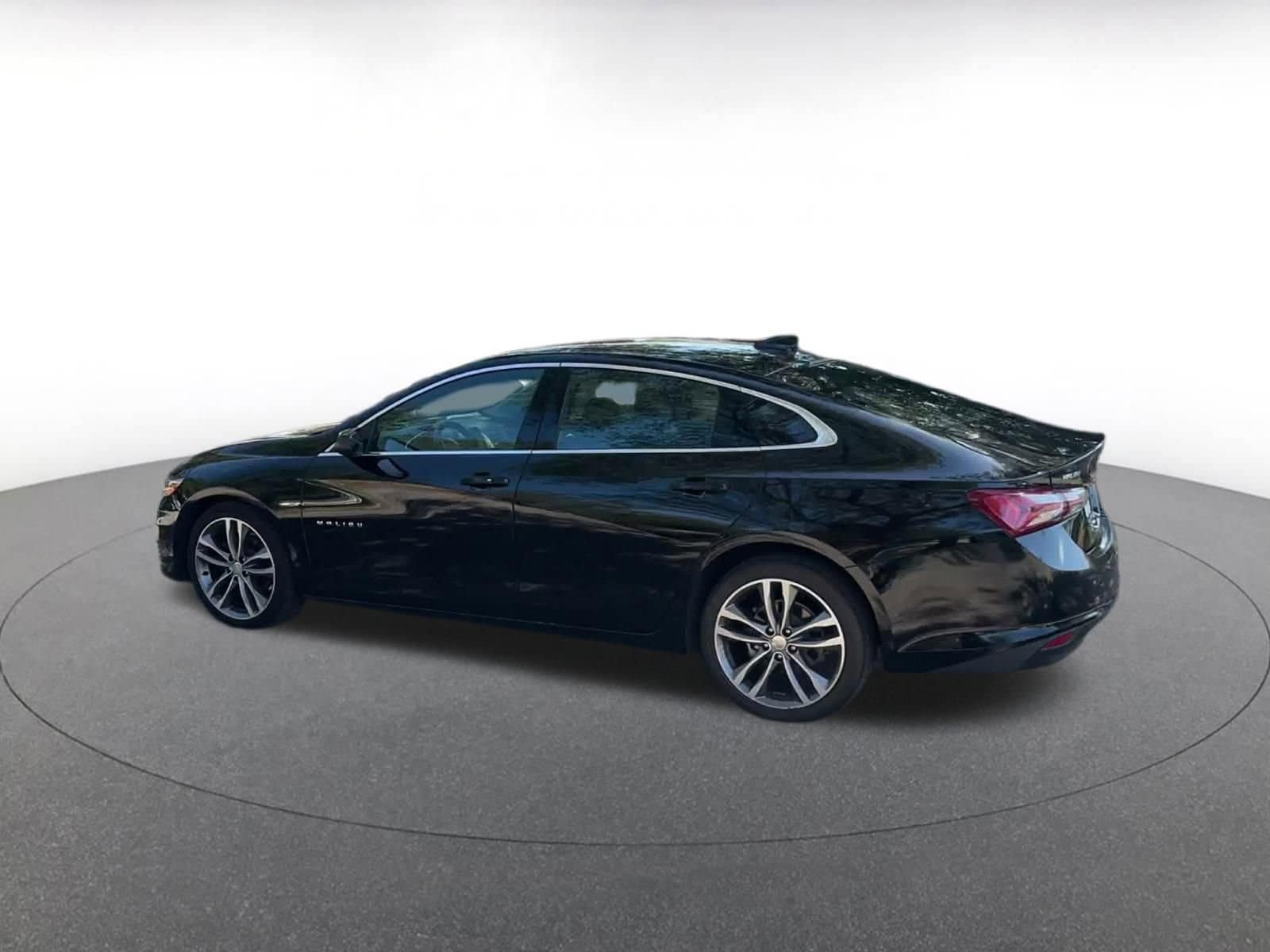 Thumbnail: 2024 Chevrolet Malibu - 10