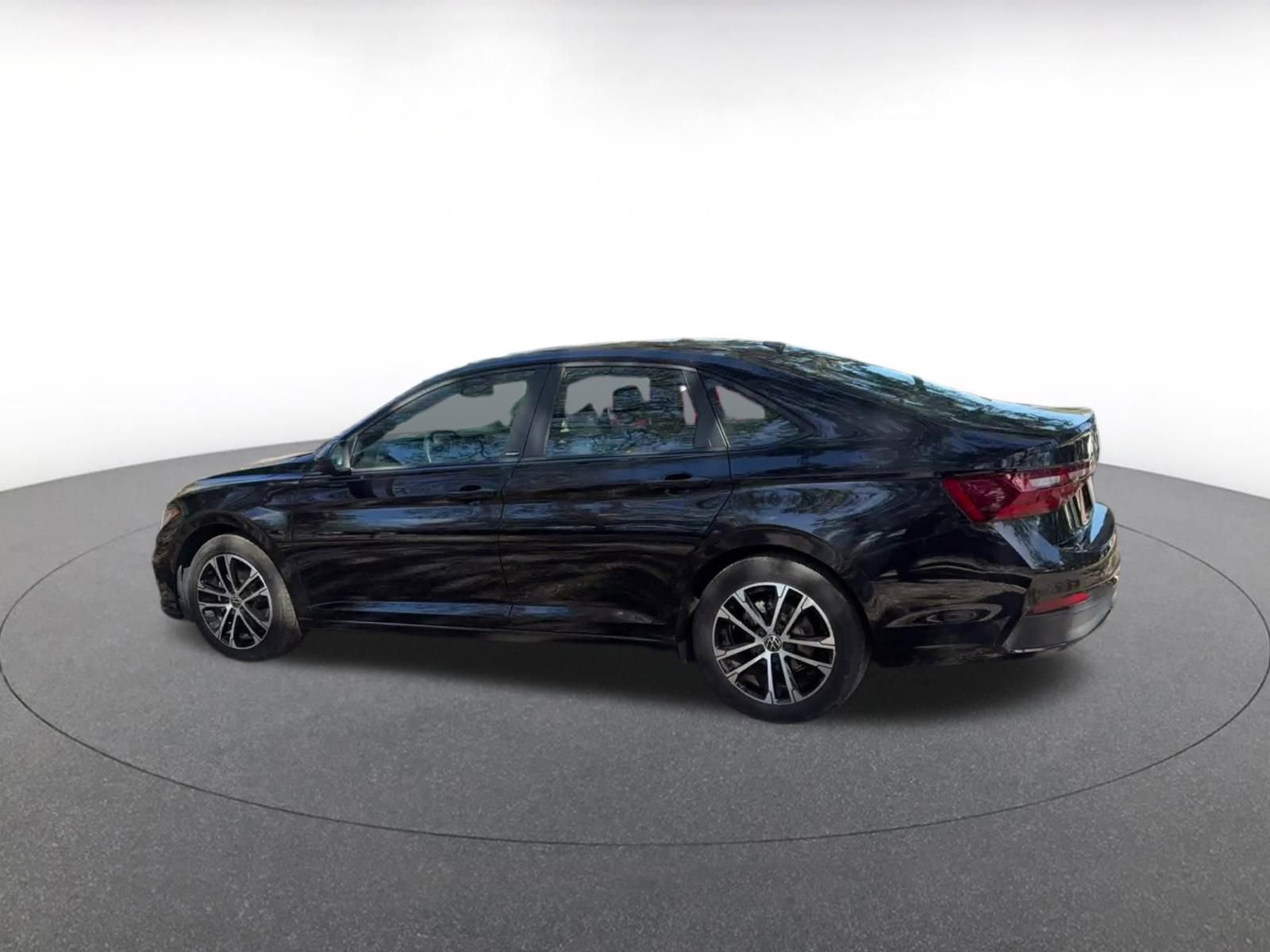 Thumbnail: 2025 Volkswagen Jetta - 10