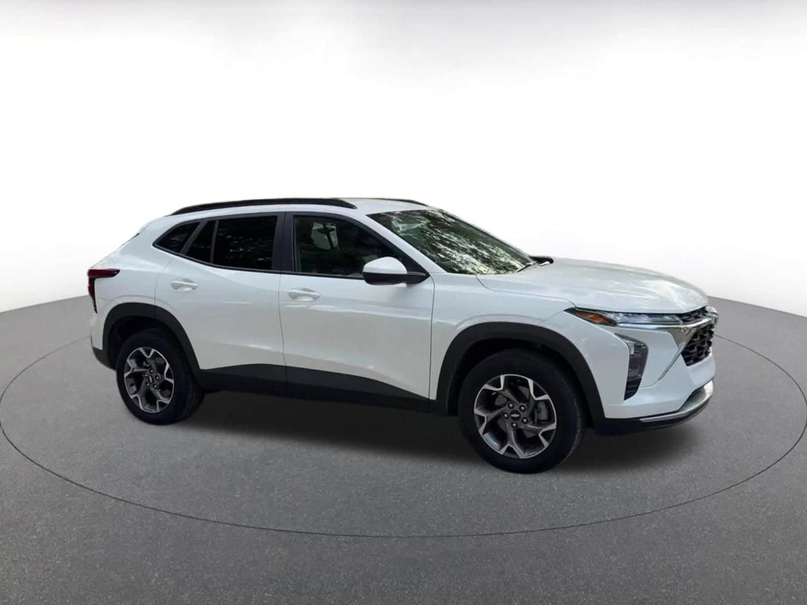 Thumbnail: 2025 Chevrolet Trax - 2