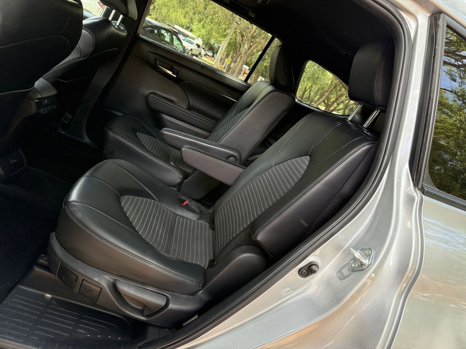 Thumbnail: 2024 Toyota Highlander - 24
