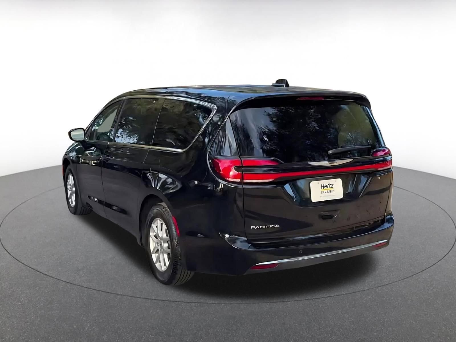 Thumbnail: 2024 Chrysler Pacifica - 11