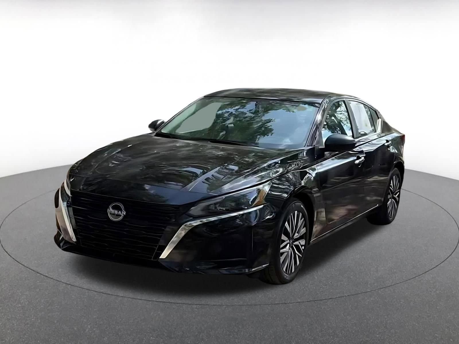 Thumbnail: 2025 Nissan Altima - 7